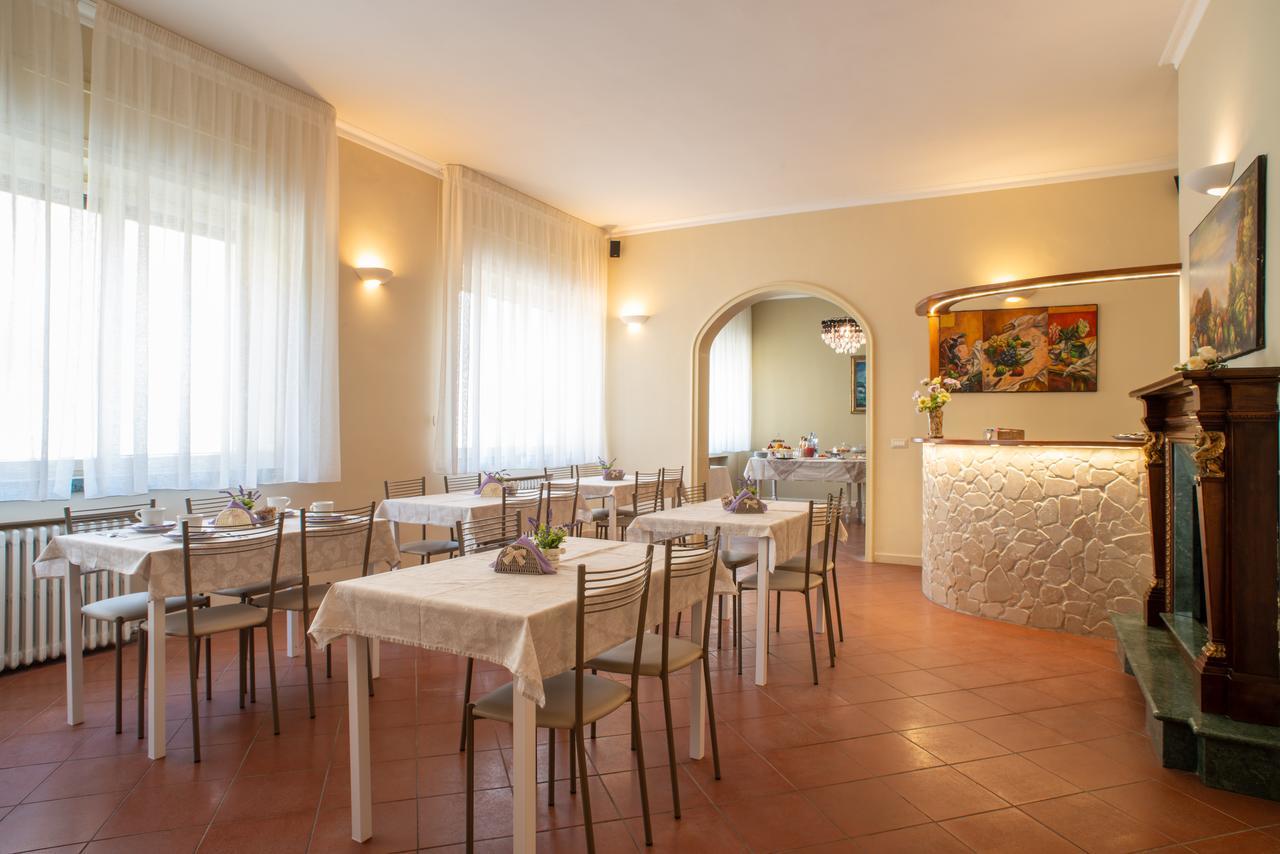 Villa Domus Salento Suites & Rooms Con Parcheggio Privato In Loco 레체 외부 사진