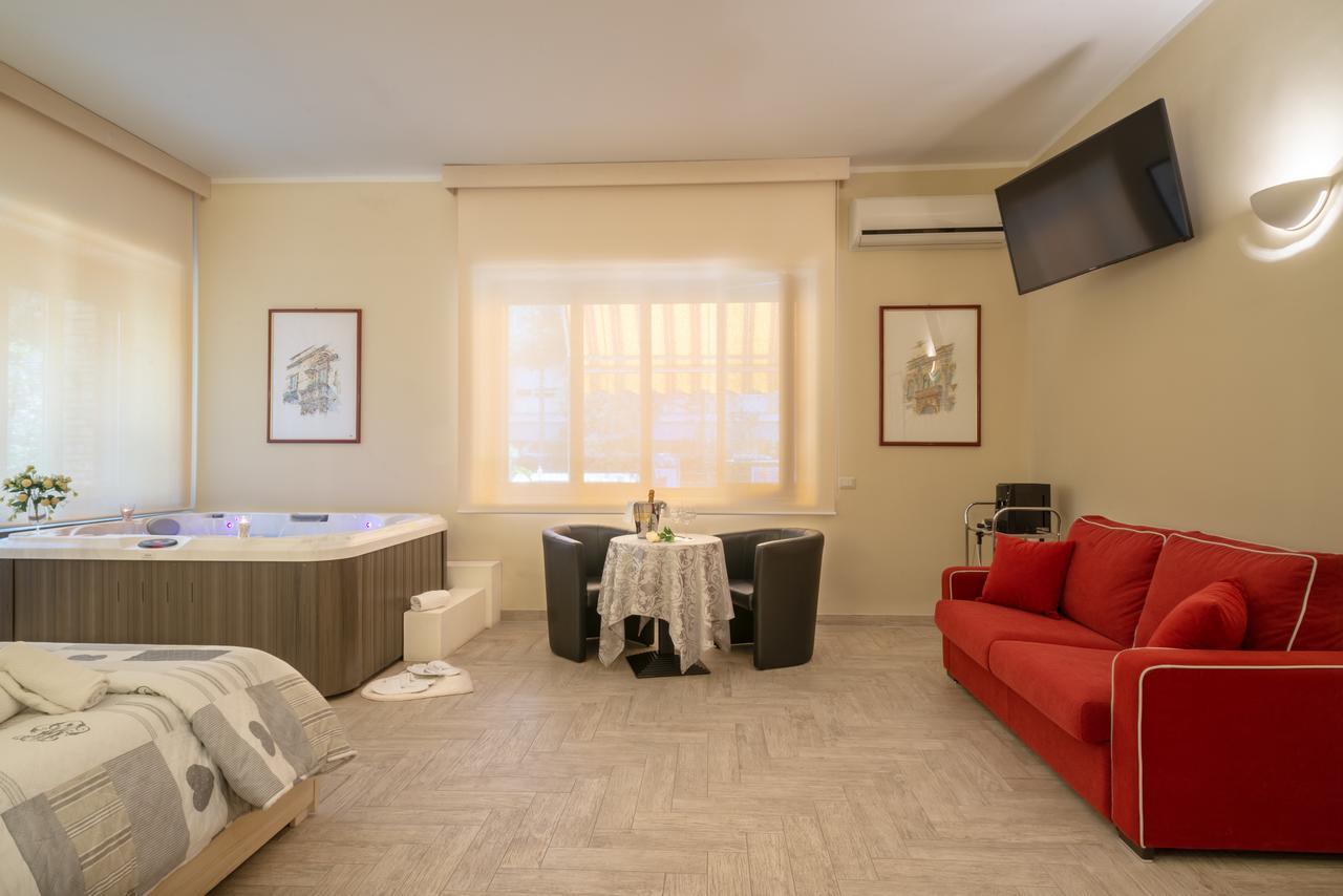 Villa Domus Salento Suites & Rooms Con Parcheggio Privato In Loco 레체 외부 사진