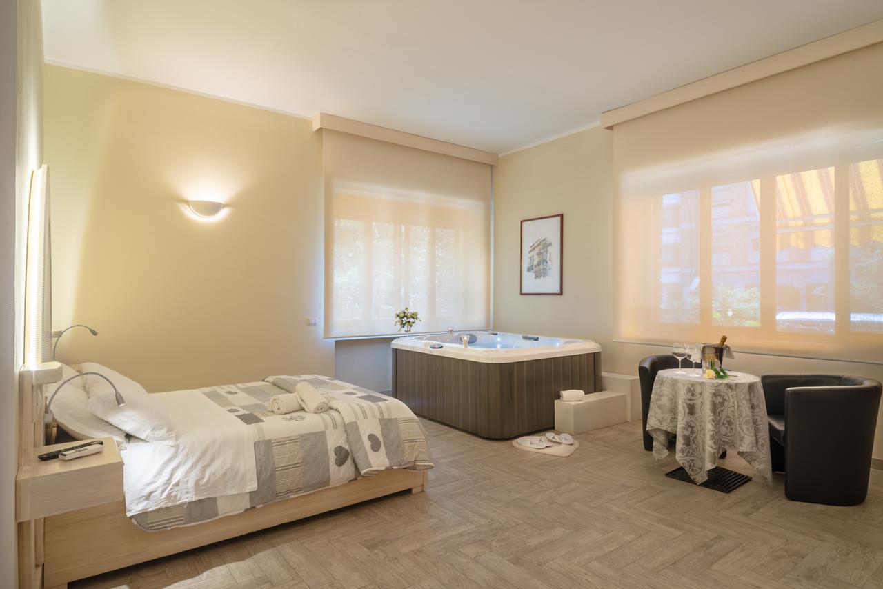 Villa Domus Salento Suites & Rooms Con Parcheggio Privato In Loco 레체 외부 사진