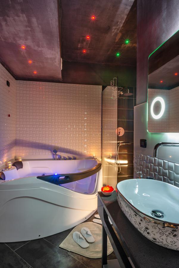Villa Domus Salento Suites & Rooms Con Parcheggio Privato In Loco 레체 외부 사진