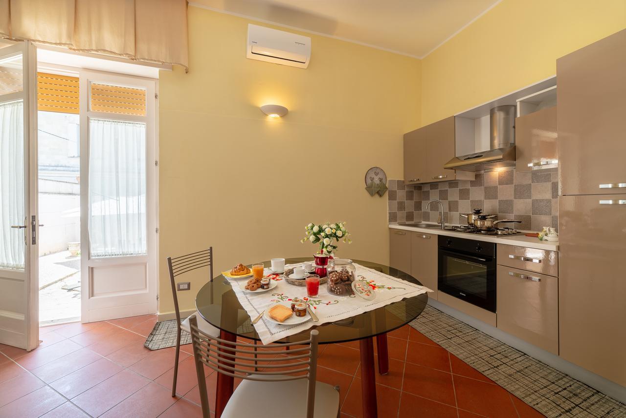 Villa Domus Salento Suites & Rooms Con Parcheggio Privato In Loco 레체 외부 사진
