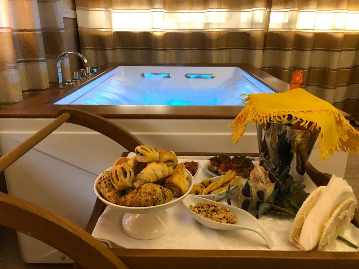 Villa Domus Salento Suites & Rooms Con Parcheggio Privato In Loco 레체 외부 사진